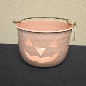 GOBLIN & GHOULS NWT hammered metal jack o lantern pumpkin pail-pink -large